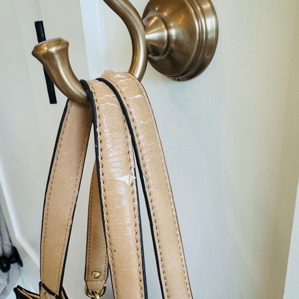 Ann Klein Black and Tan Women's Handbag - Picture 9 of 9